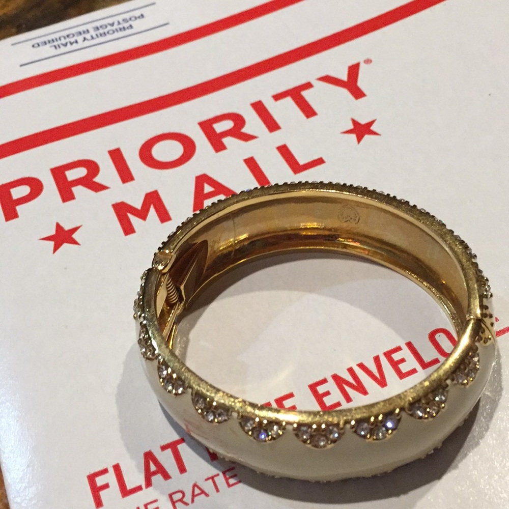 Exquisite Statement Bangle Gold/Cream/Clearcrystal - image 2